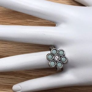 Liz Palacios Mint Alabaster Flower Ring,6,7 or 8